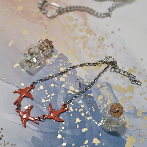 Beautifull braceletpretty new bery adjustabke - Picture 1 of 1